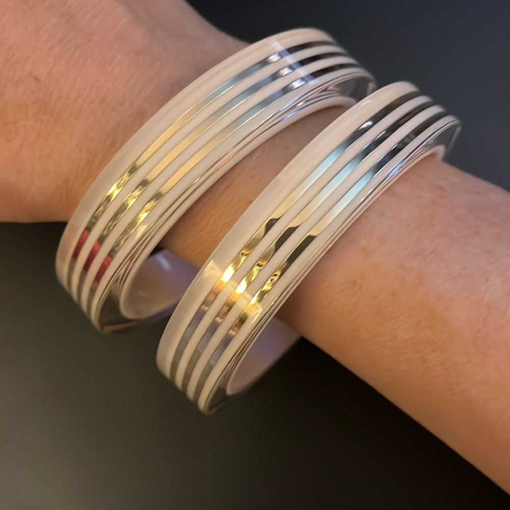 Roberto by RFM lucite bangle set with gold stripes